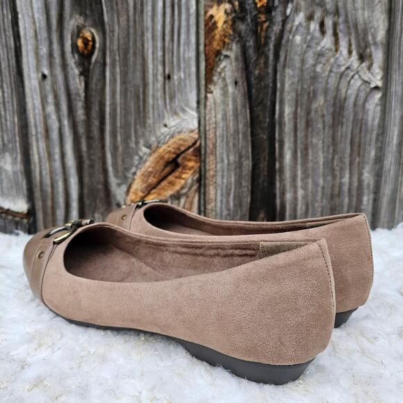 Tan Cap Toe Flats A2 Aerosoles Ultrabrite Size 9.5 Horsebit Buckle Loafers EUC - Picture 6 of 13